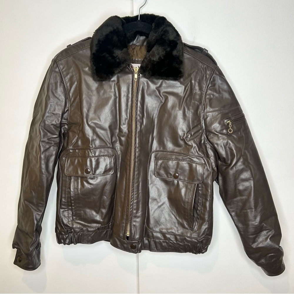 Vintage SEARS The Leather Shop BOMBER Jacket In Brown
